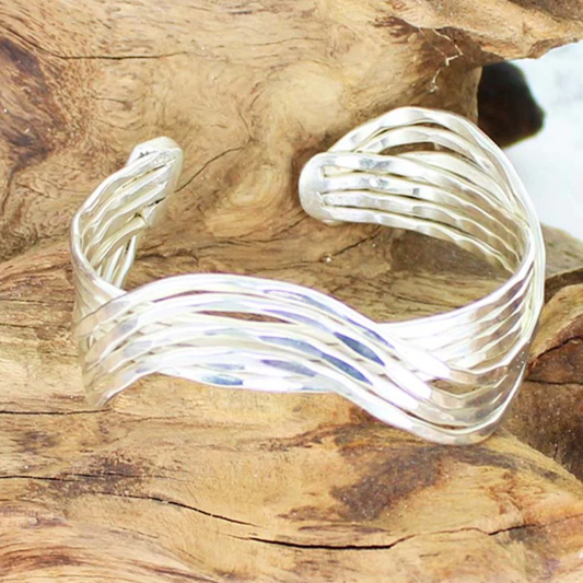 Wavy Metal Cuff - Silver colour