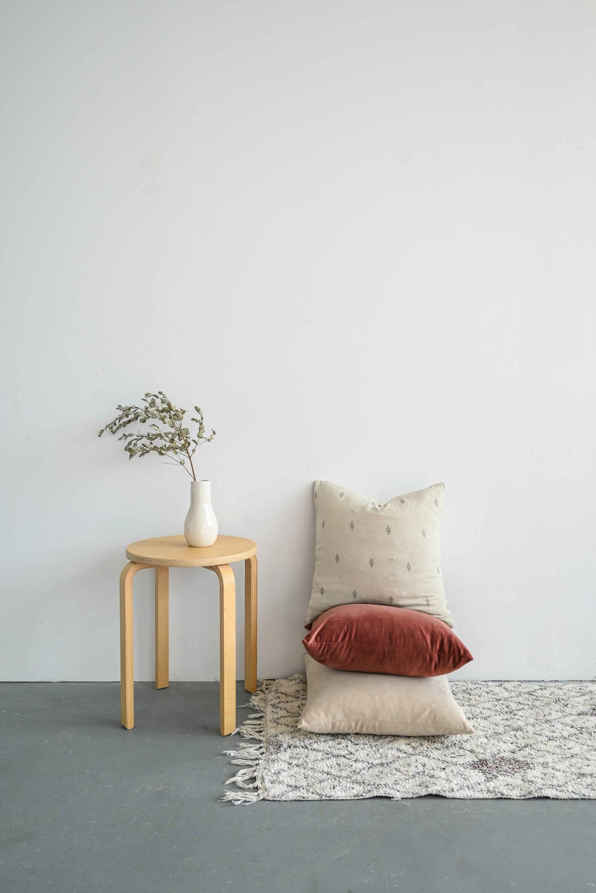 VELVET - STONE 18"