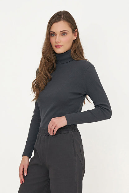 Women's Classic Rib-Knit Turtleneck Top with Long Sleeves