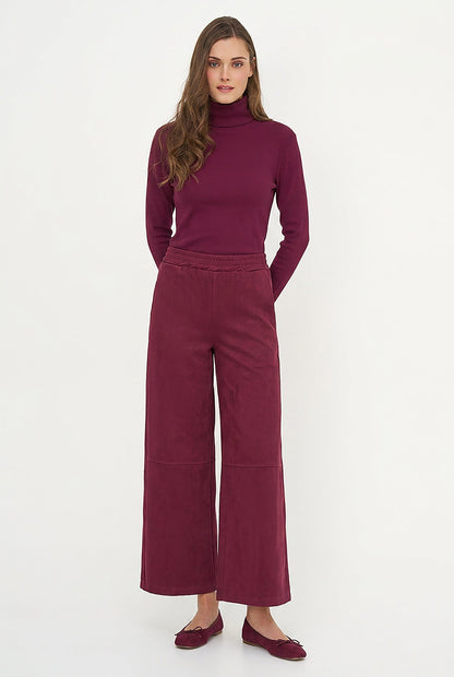 Women's Classic Rib-Knit Turtleneck Top with Long Sleeves