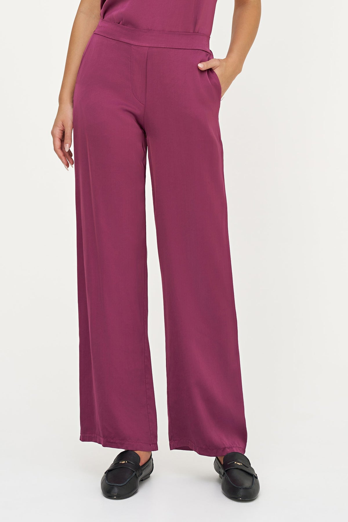 Women's Woven Pull-On Bootcut Pants with Side Pockets