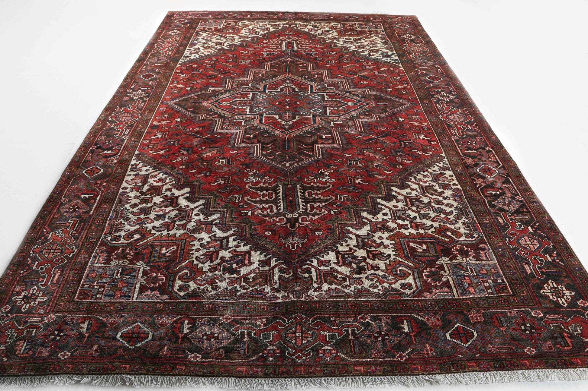 Persian Heriz Rug | 7' 5" x 10' 10"