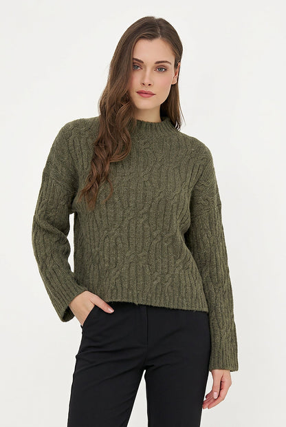 Women's Cable-Knit Crew-Neck Sweater with Long Sleeves