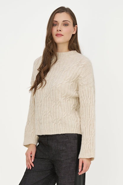 Women's Cable-Knit Crew-Neck Sweater with Long Sleeves