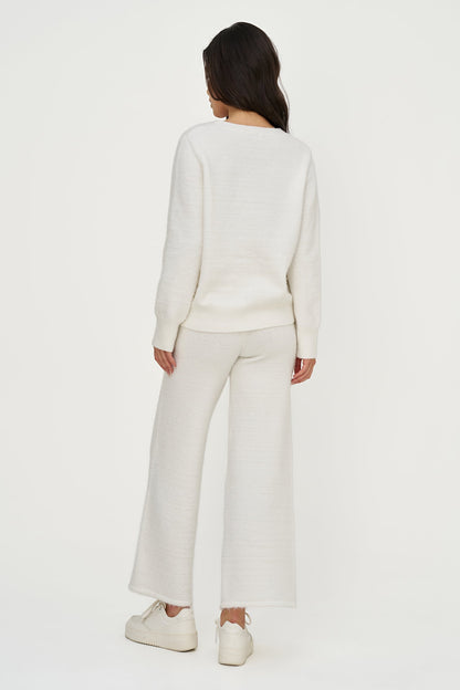 Women's Tinsel-Knit V-Neck Sweater with Long Sleeves