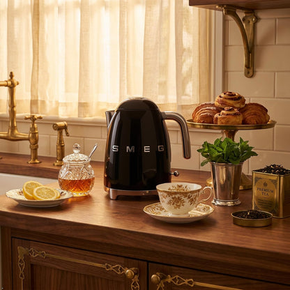 Smeg 50's Retro Style Kettle, 1.7L, 7 Cups, Automatic Shut Off, Black, KLF03BLUS 🍁 All In One Marketplace Canada
