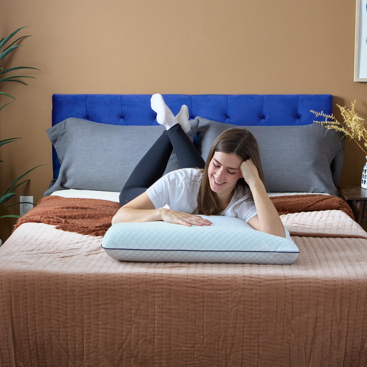 WEEKENDER Ventilated Gel Memory Foam Pillow - Washable Cover - Queen Size(Pack of 1), White 🍁 All In One Marketplace Canada