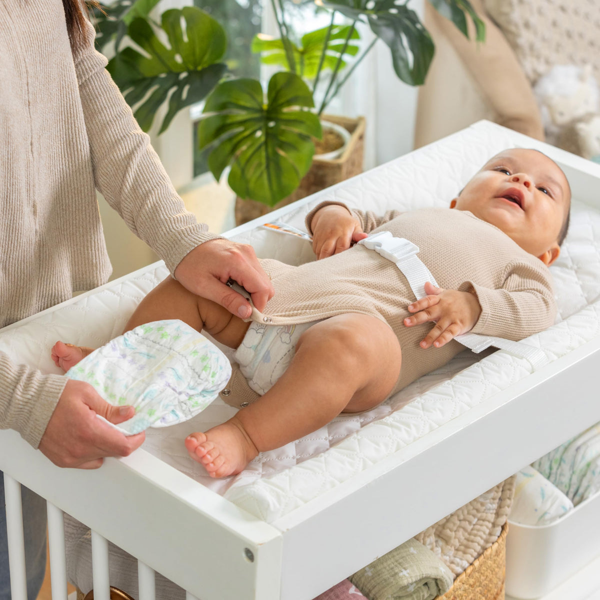 Summer by Ingenuity Contoured Changing Pad Includes Waterproof Changing Liner and Safety Fastening Strap with Quick-Release Buckle 🍁 All In One Marketplace Canada