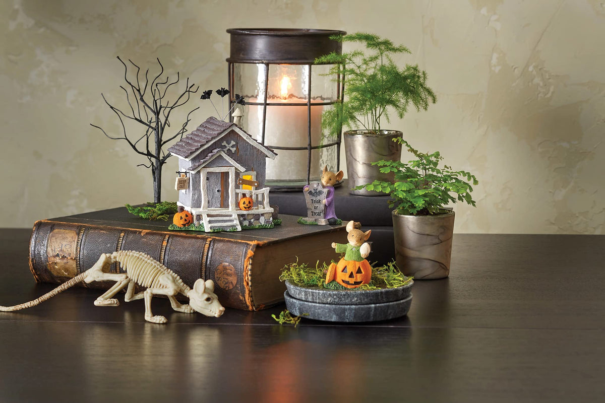 Enesco Tails with Heart Halloween Haunted Shack Figurine, 4.84 Inch, Multicolor