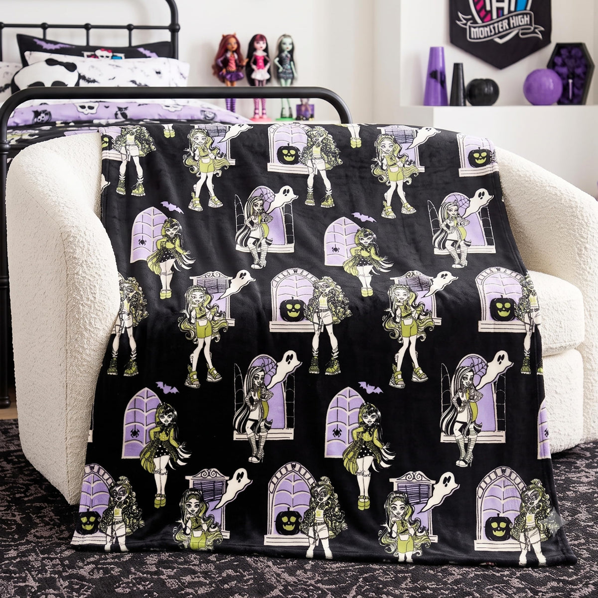 Monster High Halloween Throw, Super Soft Cozy Plush Blanket, 50" x 70", (Officially Licensed Product) by Franco