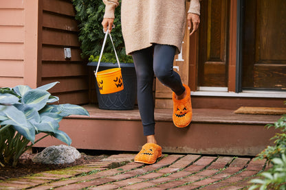 Dearfoams Unisex-Adult Halloween Jack-o-Lantern Pumpkin Slipper, Adult Pumpkin, 15-16 Women/13-14 Men