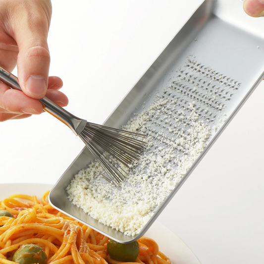 Eatoco Hake Grater Brush – Japanischer Edelstahl-Reibebürstenreiniger