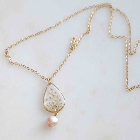 Collier Perla - fleurs sauvages goutte (moyen)