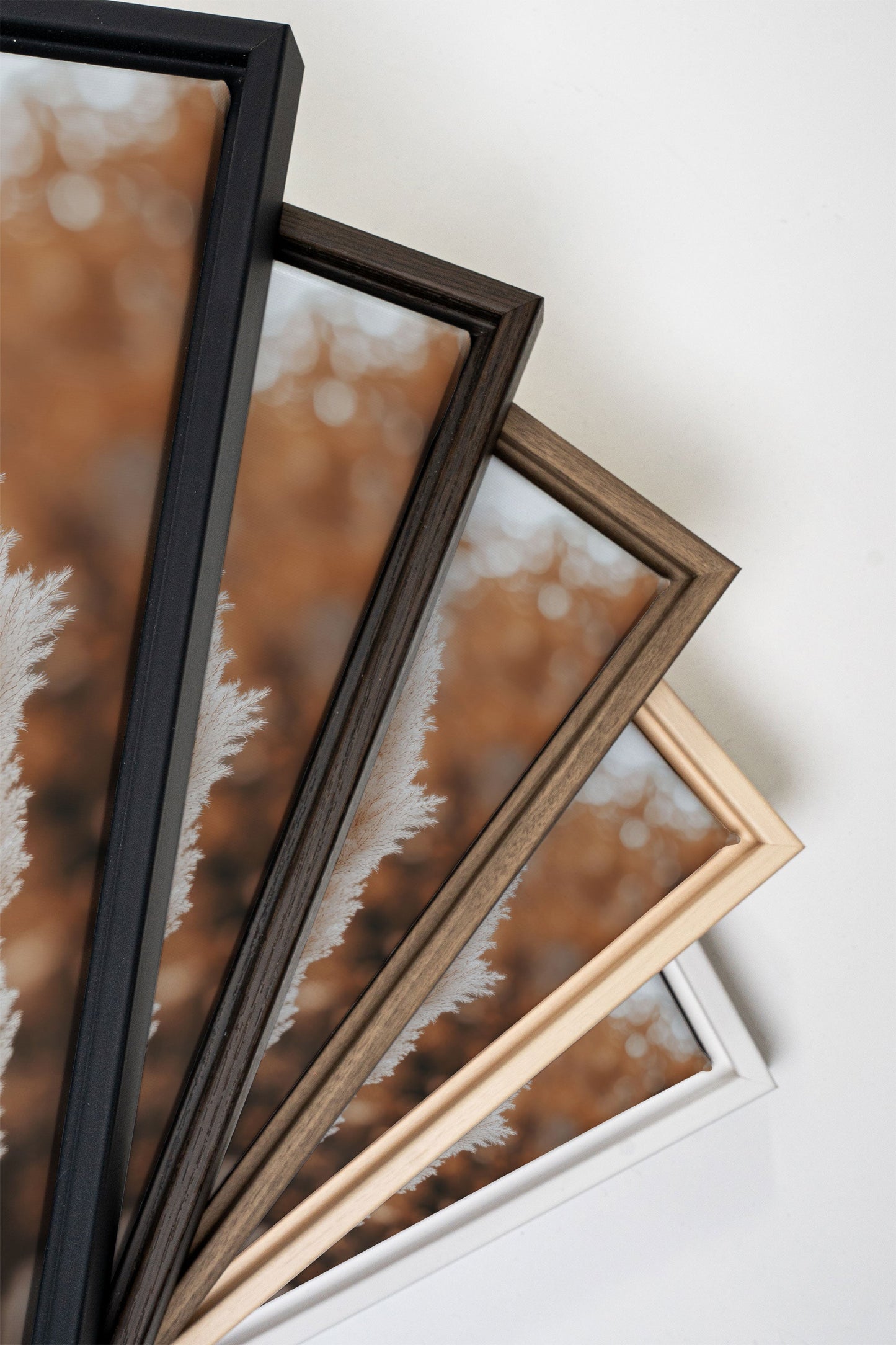 GOLDEN FEATHER, Werk auf gespannter Leinwand