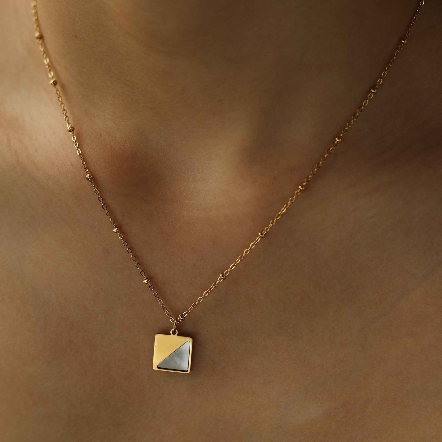 ELU Minimalist Metal & Shell Square Pendant Necklace