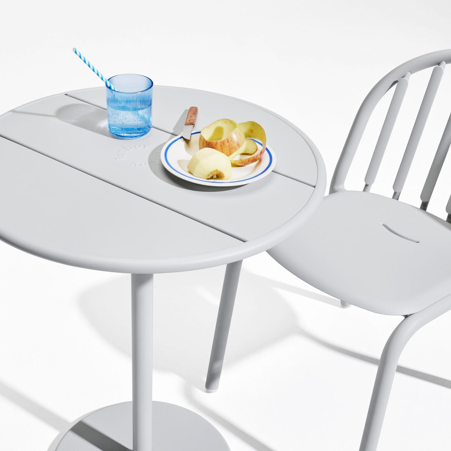 Fred's Bistro-Set<br> 1 runder Tisch + 2 Stühle