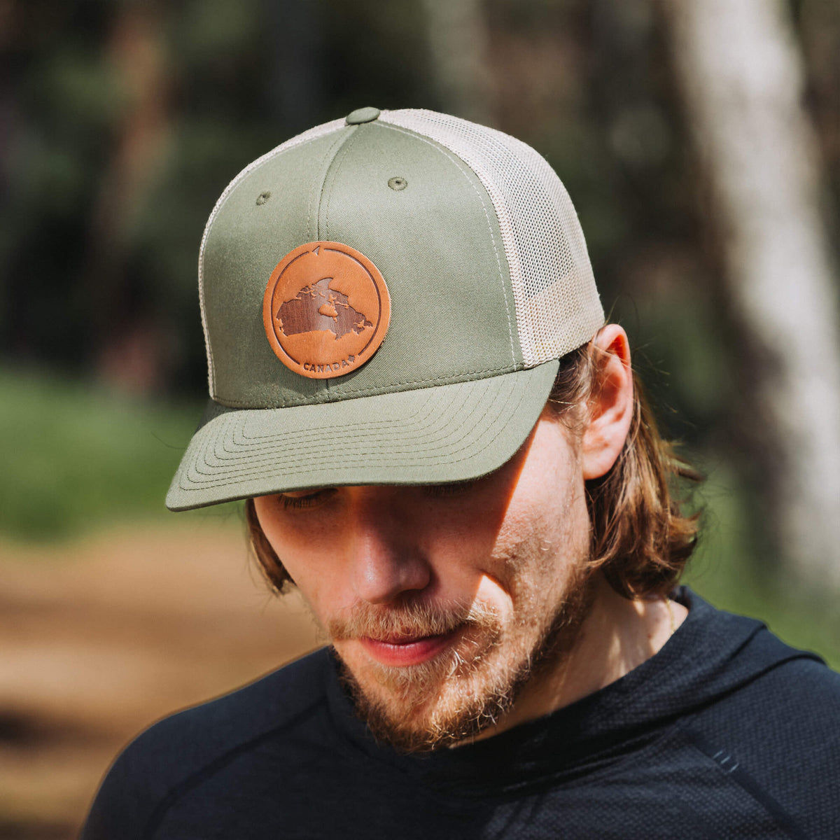 Québec Leather Patch Trucker Hat