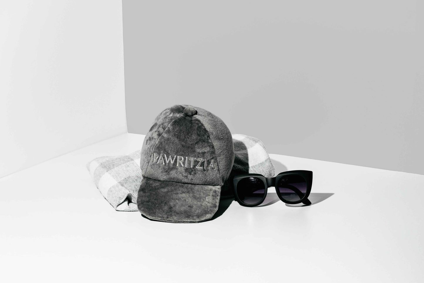 NEW LIMITED EDITION Pawty Animals Eco-Friendly Pawritzia Hat - Dog Toy
