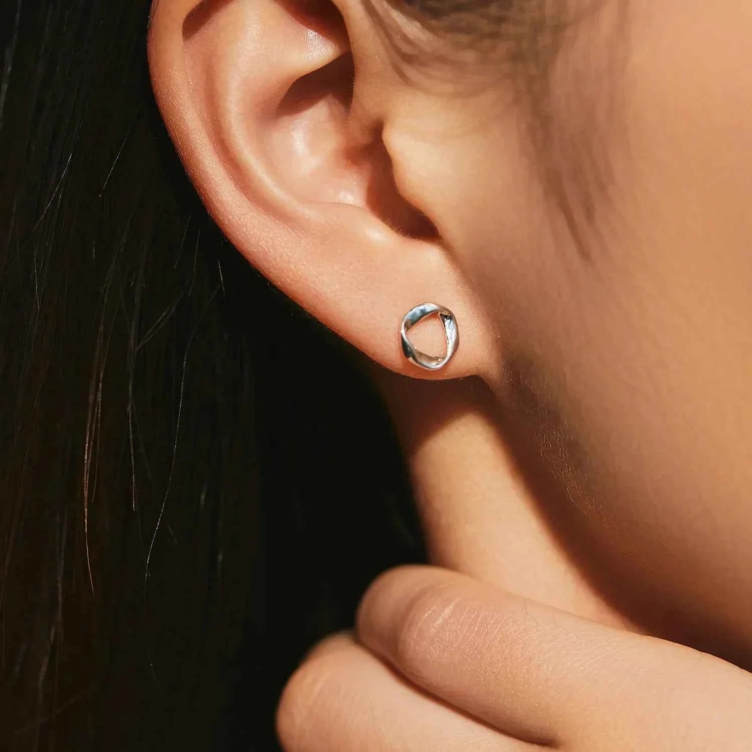 925 Sterling Silver Minimalist Wavy Stud Earrings - Women Fine Jewelry
