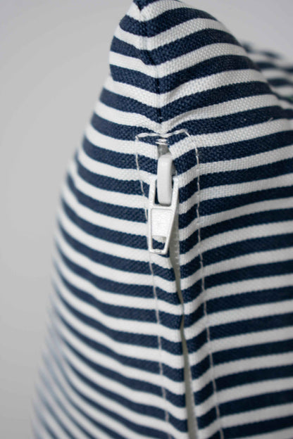 OUTDOOR PILLOW - NAVY STRIPE 20"