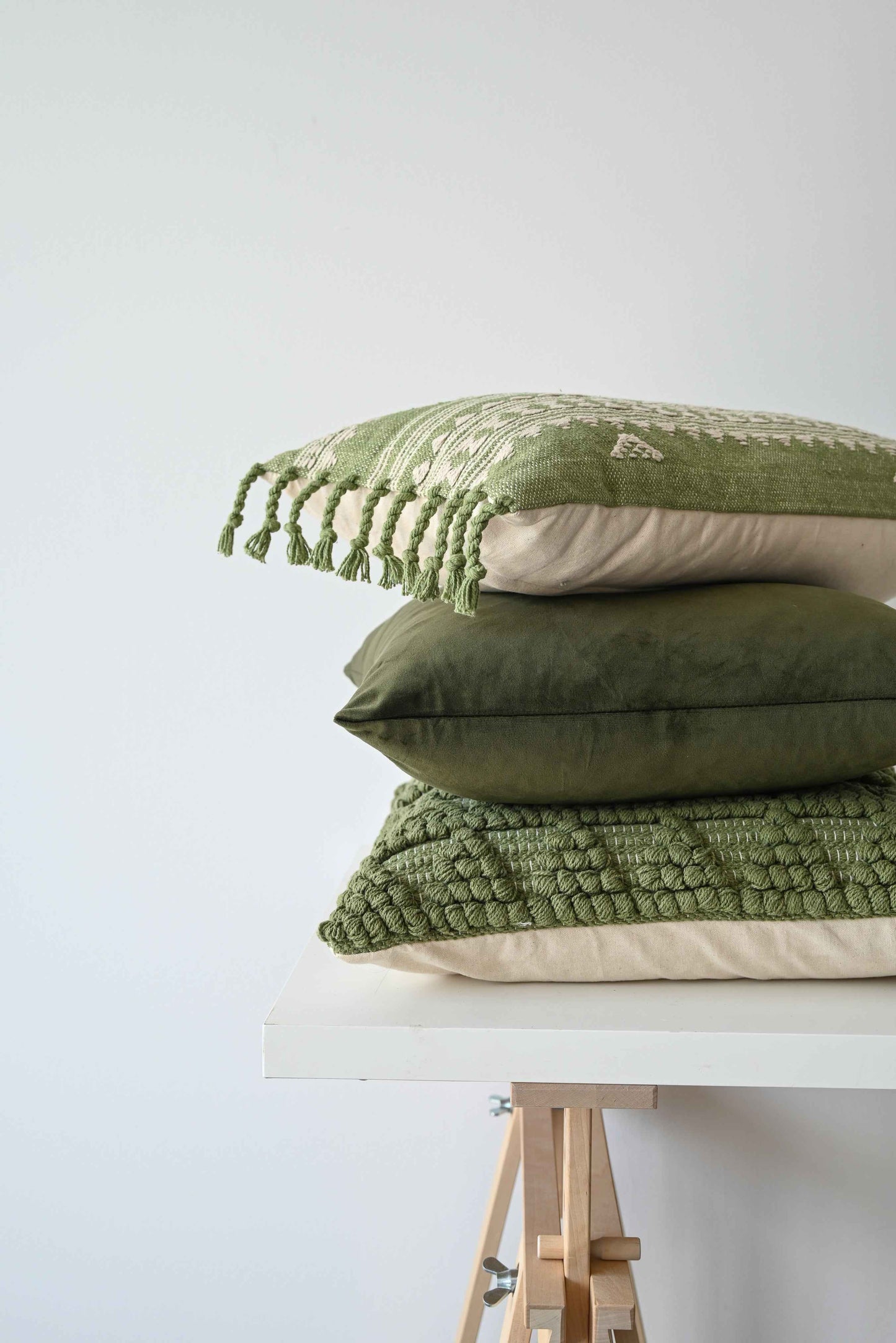 VELVET - OLIVE 18"