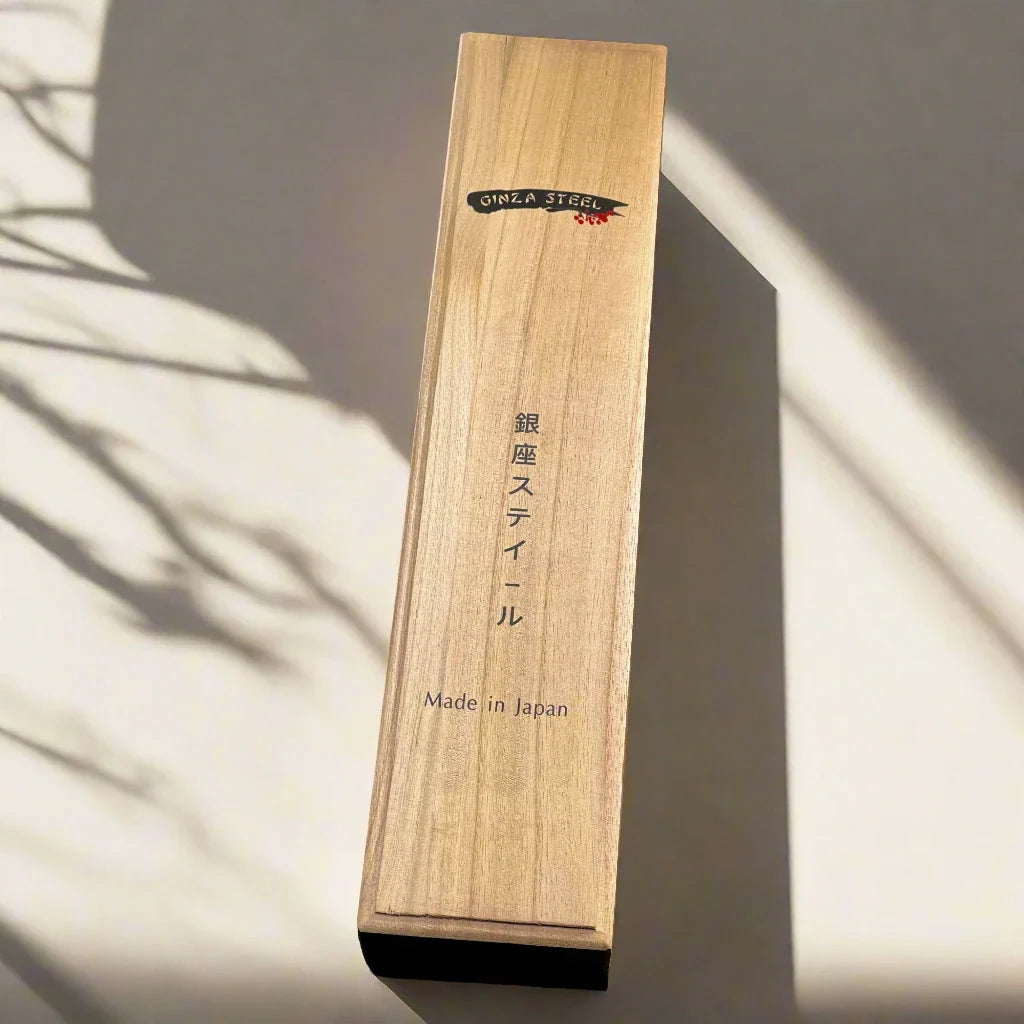 HAYAMI 180 - VG10 - 33-lagiges Damast Santoku Messer 180mm