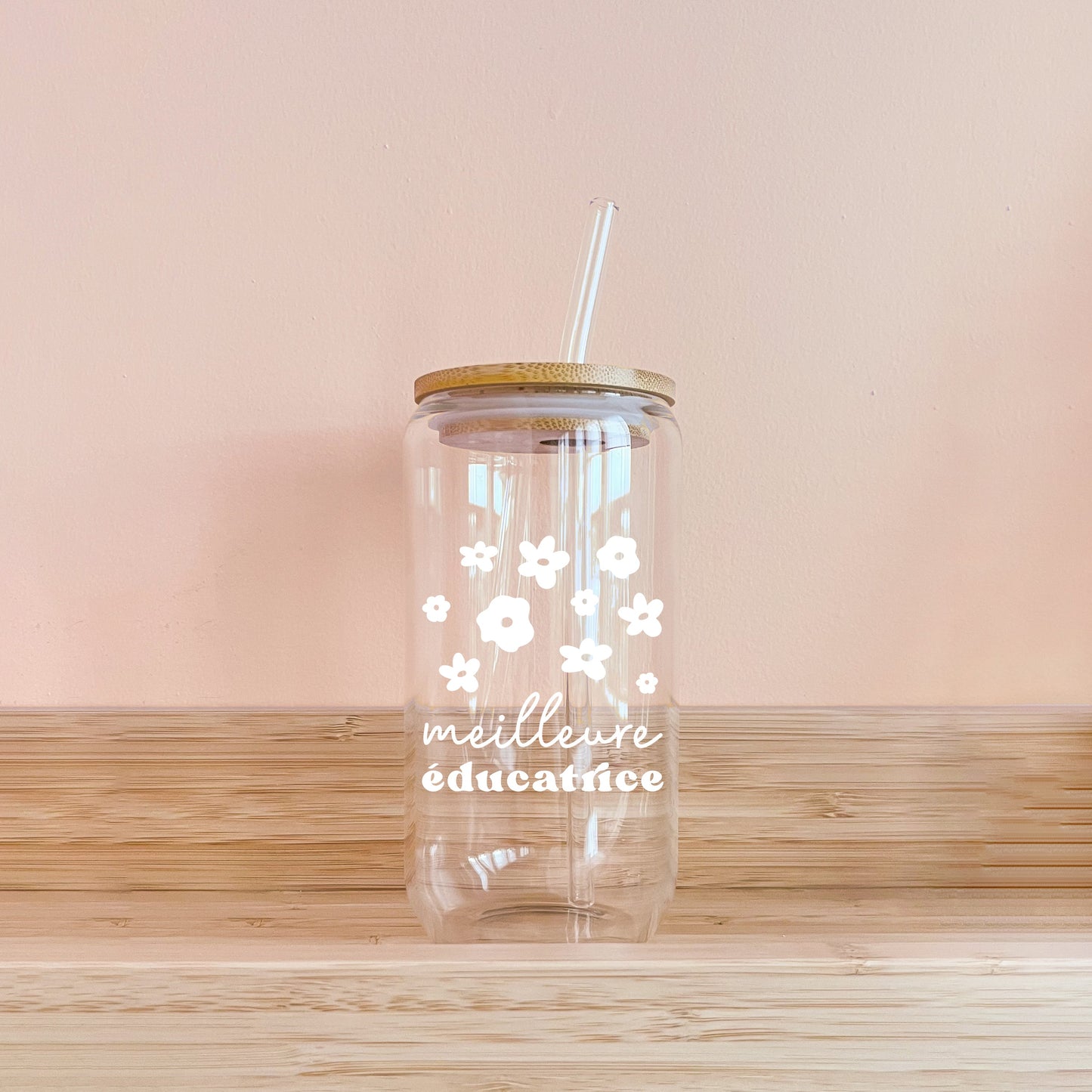 Verre - meilleure éducatrice fleurs blanches