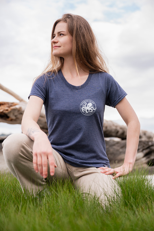 OCTOPUS CREST - Women's Eco Tee