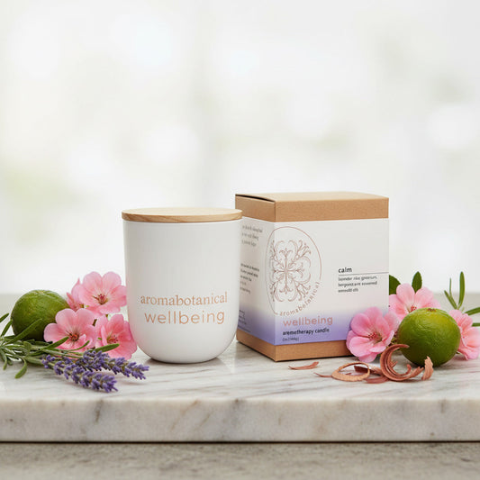 Kleine ruhige Kerze mit Lavendel & Bergamotte für Gelassenheit von Aromabotanical