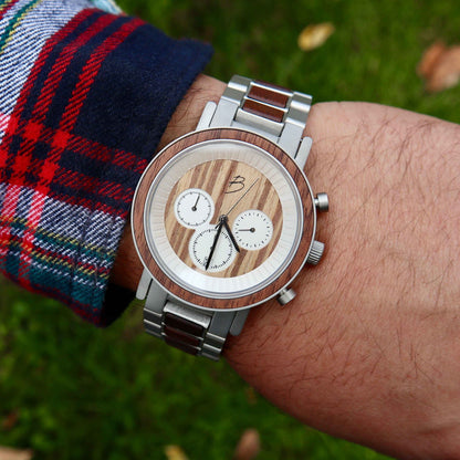 Montre Harrison en bois de noyer