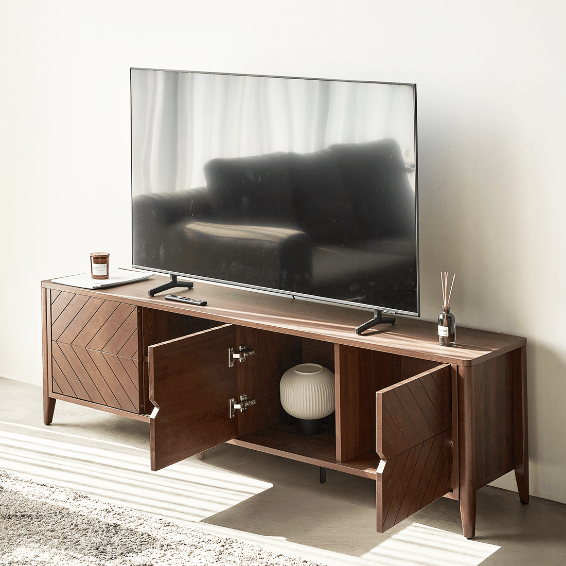 Odense TV-Möbel aus braunem Holz mit Chevron-Details