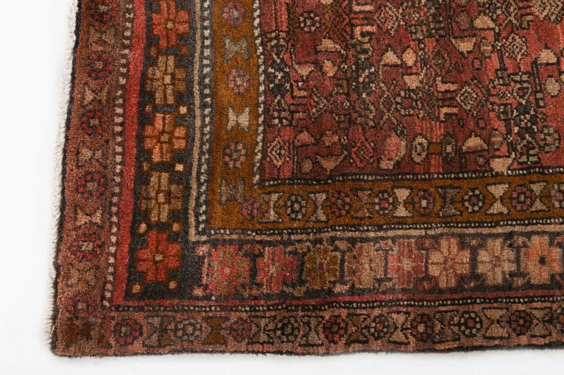 Persian Bidjar Rug | 4' 2" x 5' 9"
