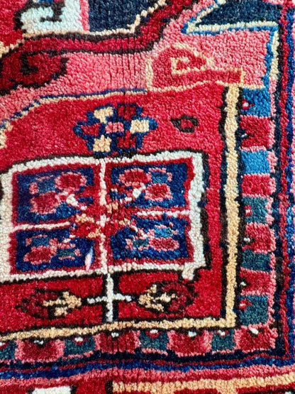 Persian Heriz Rug | 7' 7" x 10' 10"