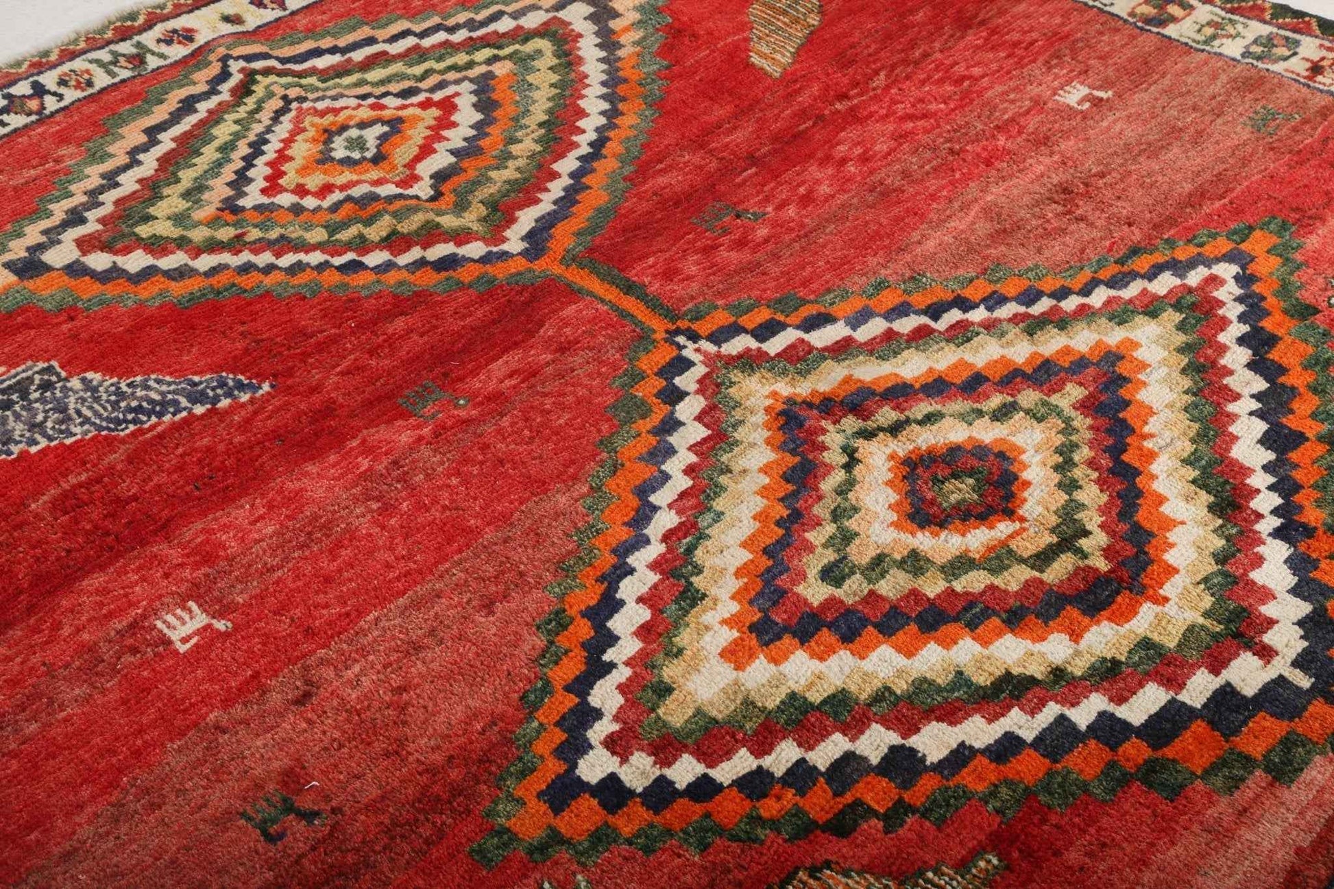Persian Shiraz Rug | 5' 11" x 6' 9"