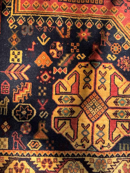 Persian Shiraz Rug | 6' 8" x 10' 1"