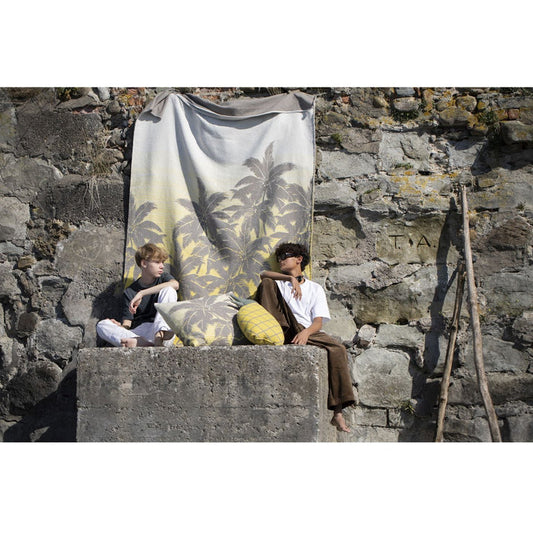 Yellow Palm Throw von David Fussenegger